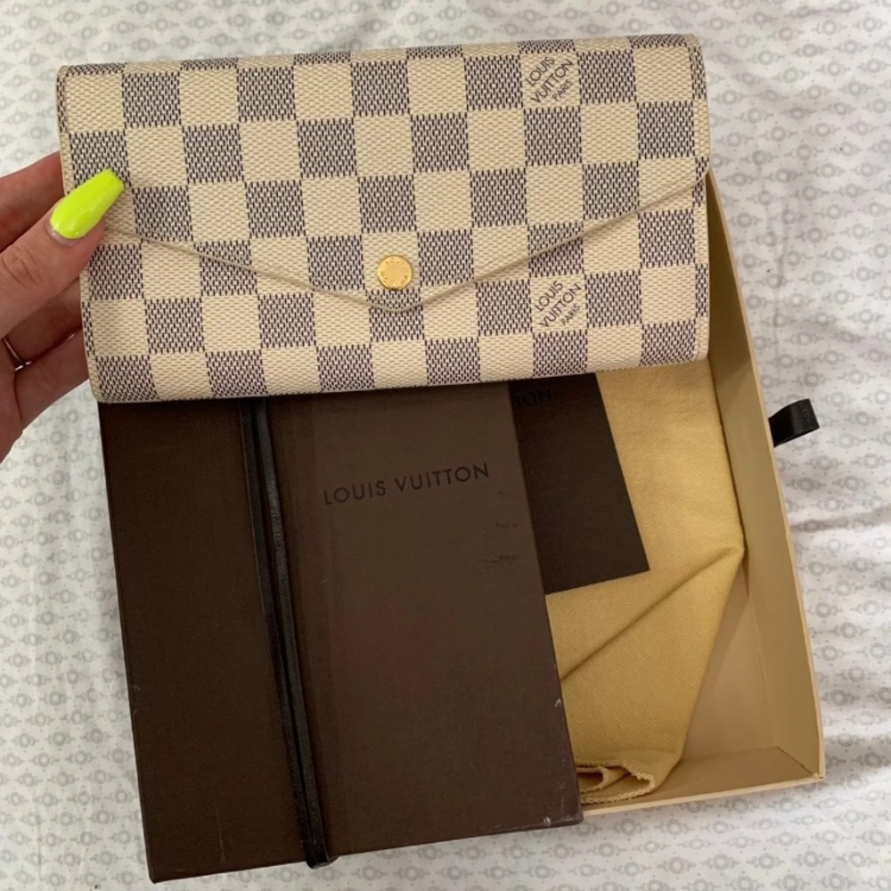 Louis Vuitton Sarah wallet
